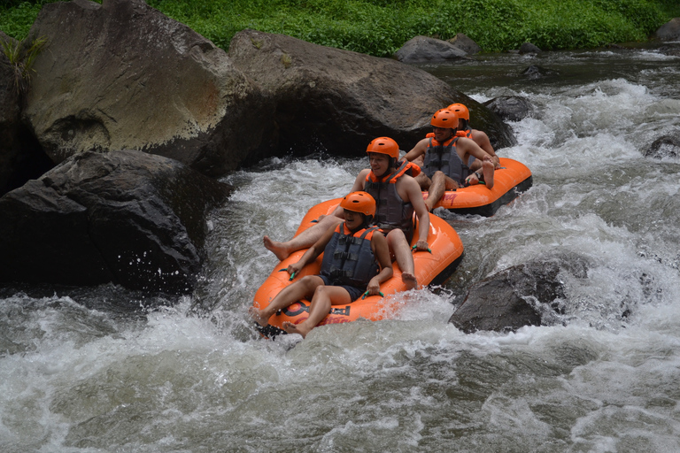 Río Ayung: aventura en tubing todo incluido con almuerzoRío Ayung: aventura de tubos todo incluido con almuerzo