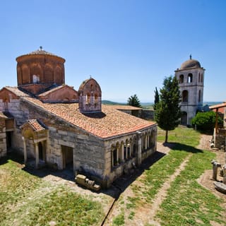 Da Tirana: tour guidato di Apollonia e del monastero di Ardenica