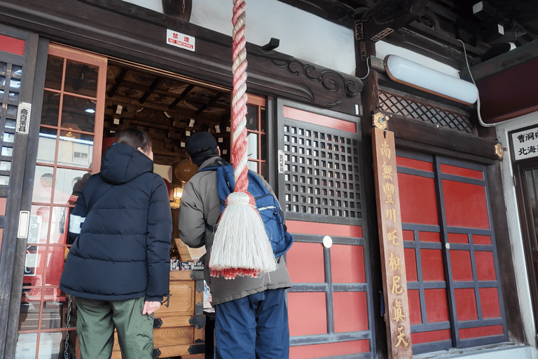 Sapporo : Temples & Neon: The Hidden History of Susukino Temples & Neon: The Hidden History of Susukino