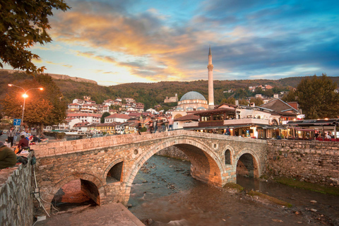 Da Tirana: tour guidato a piedi di un&#039;intera giornata a Prizren