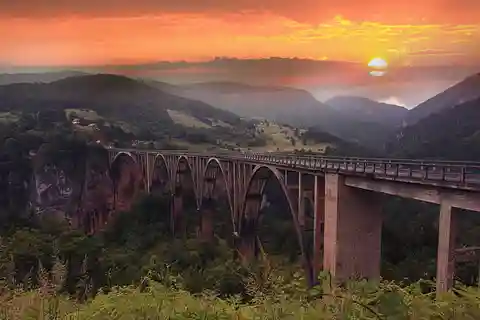 Von Tirana aus: Ganztägige geführte Wandertour nach Prizren