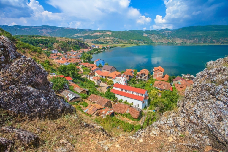 De Tirana : excursion guidée d'une journée à Ohrid avec transfert