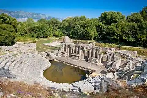 Von Tirana aus: Tour nach Butrint, Saranda & Gjirokastër