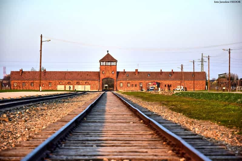 Auschwitz-Birkenau: Bilet Wstępu Fast-Track I Wycieczka Z Przewodnikiem ...