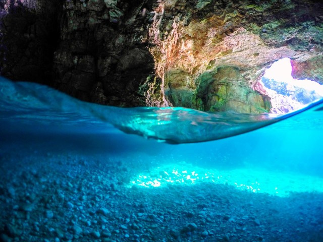 Visit Speed boat to Dafina Bay and Haxhi Ali Cave in Vlorë