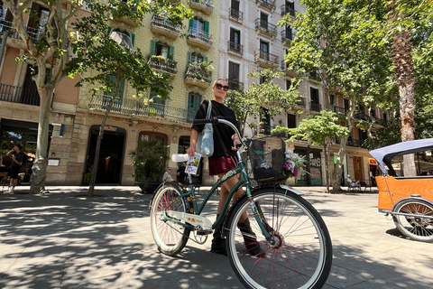 Barcelona, passeio de bicicleta incrível, com guia holandês!Barcelona, passeio de bicicleta incrível, com guia em português!