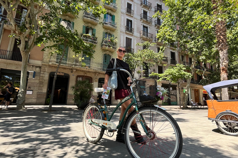Barcelona, passeio de bicicleta incrível, com guia holandês!Barcelona, passeio de bicicleta incrível, com guia em português!