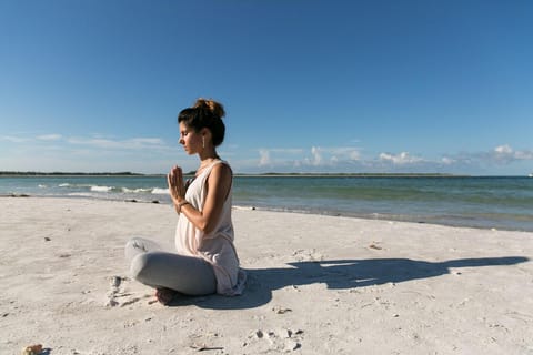 Koh Samui: Beach Yoga Class & Full-Day Sightseeing Tour