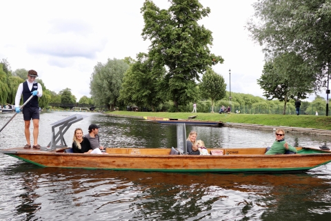Cambridge: Chauffeured Punting Tour