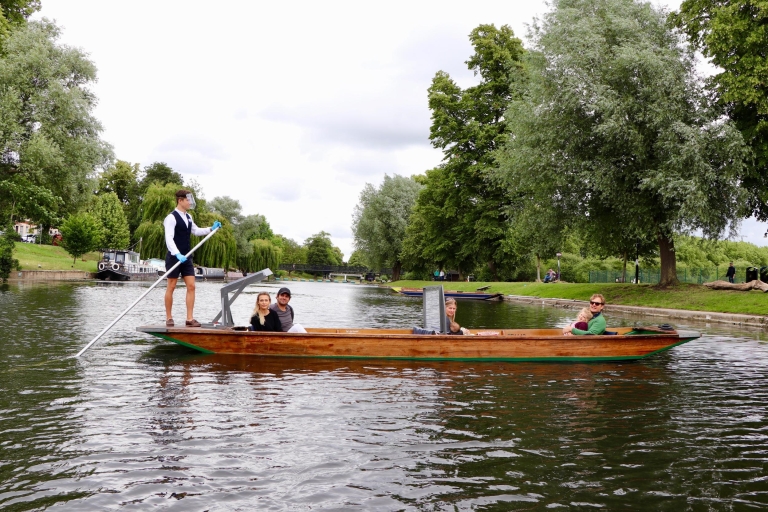 Cambridge: excursion en punting avec chauffeurCambridge: visite privée en barque avec chauffeur
