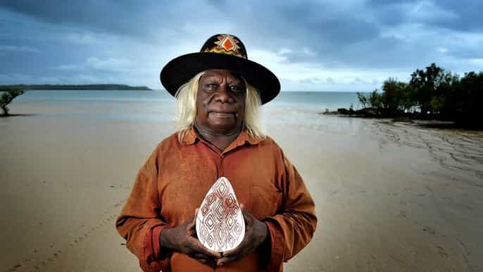 broome carving pearl shells experience