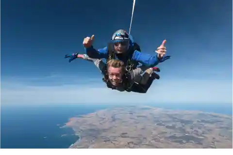 Adelaide: Tandem Skydiving over Lake Alexandrina