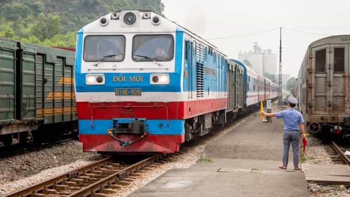 hanoi overnight train ticket to or from hue