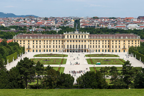 Wenen: Schönbrunn Garden en Skip the Line Palace Tour1-uur durende Schönbrunn-tuintour