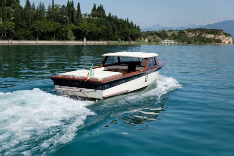 Lago de Garda: crucero privado al atardecer a Isola del Garda