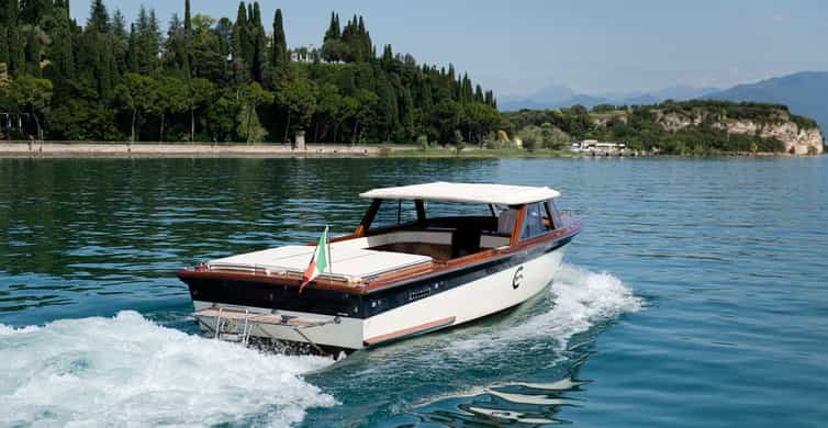 Lake Garda: Private Sunset Cruise to Isola del Garda