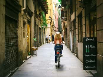 Barcelona: Sagrada Familia & E-Bike-Tour durch die Stadt Barcelona: Sagrada Familia & E-Bike-Tour durch die Stadt