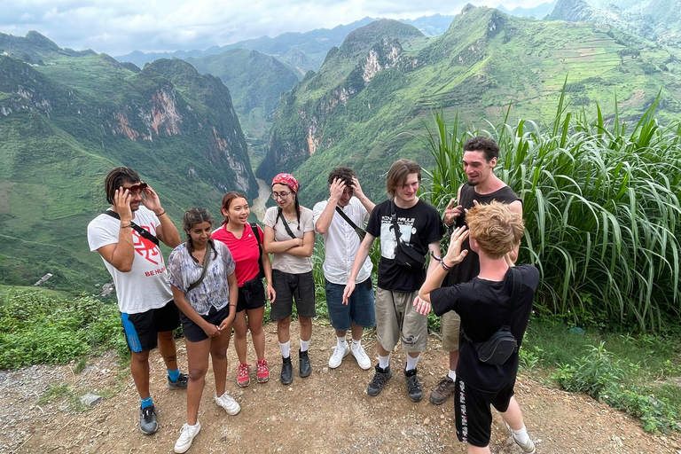Giro di Ha Giang: Tour di 4 giorni in moto a guida autonoma - SENZA BUS