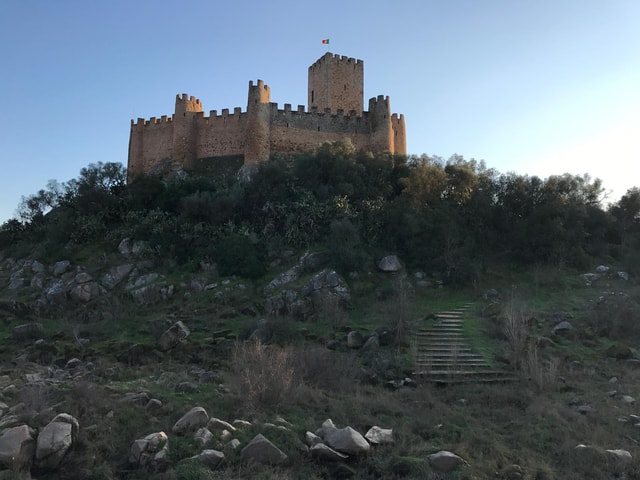 From Lisbon: Tomar and Almourol Castle Day Trip