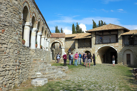 Desde Durrës: tour de un día al monasterio de Apollonia y Ardenica