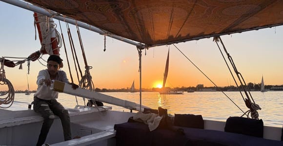 Luxor: Felukenfahrt bei Sonnenuntergang mit Hotelabholung