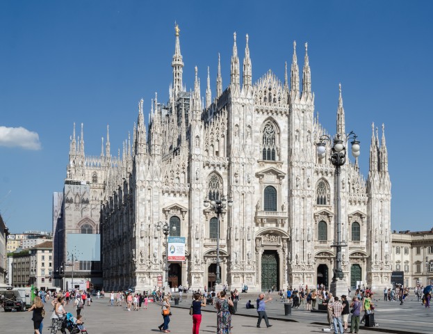 Visit Milan Highlights Walking Tour in Milan