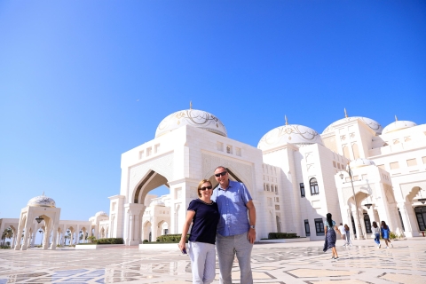 From Abu Dhabi: Mosque, Qasr Al Watan & Etihad Towers Shared Tour in Italian