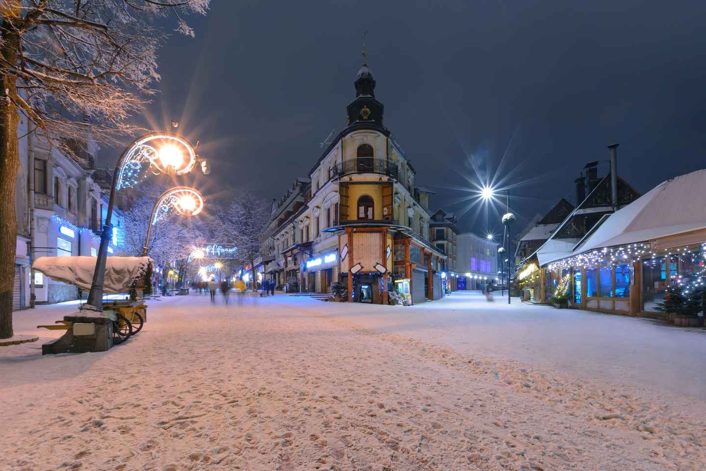 Krakow: Zakopane, Thermal Baths, Cable Car, Vodka, Oscypek