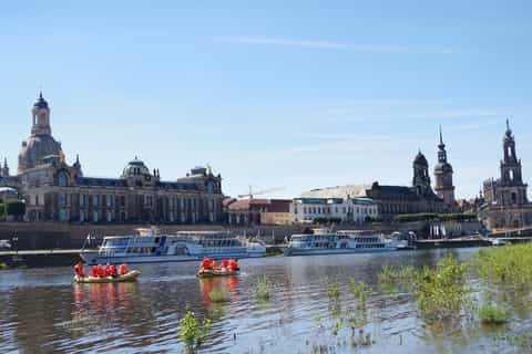 Dresden: Inflatable Boat Tour of the Old Town