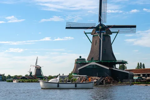 Zaanse Schans: Private Cruise + Live Guide, Optional Drinks