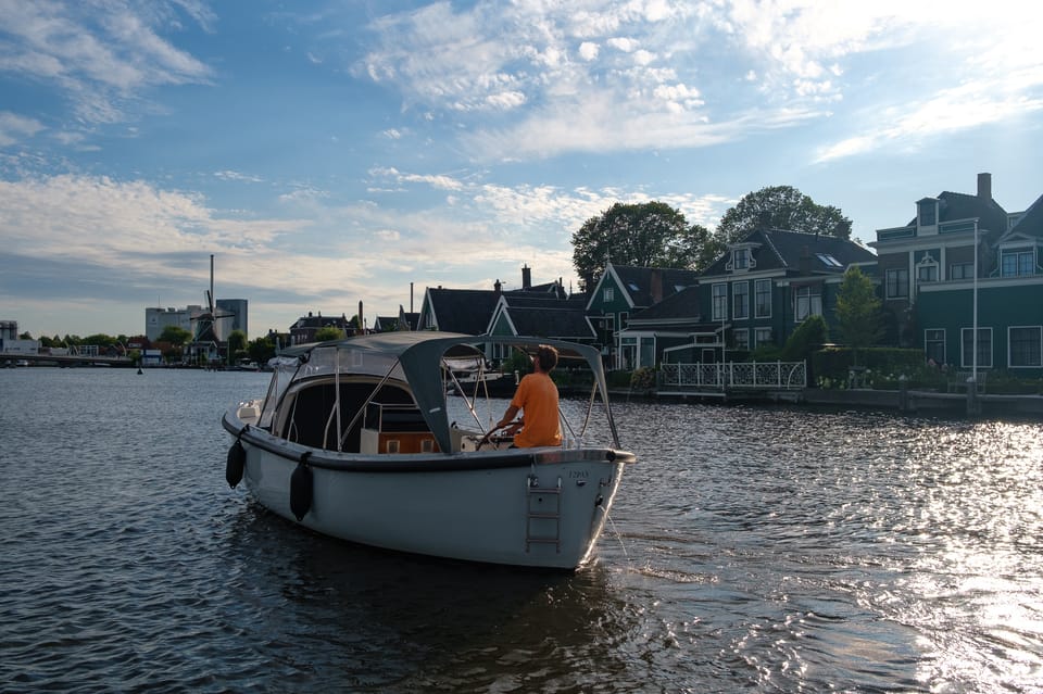 Molinos de viento Zaanse Schans, crucero privado con comida y bebidas - Hizvo