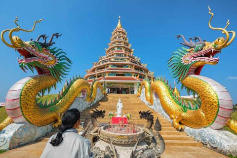 Chiang Rai: tour in bici privato del Tempio Blu e della Casa Nera
