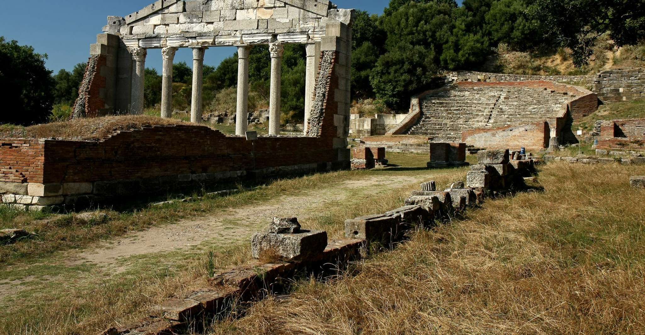 De Berat, visite du Monastère d'Apollonia et d'Ardenica - Hizvo