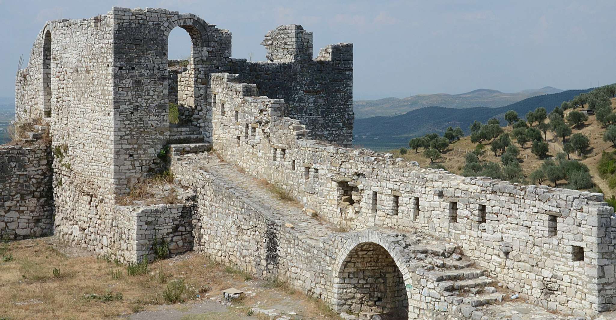 Visita a pie a Berat, aspectos destacados - Hizvo