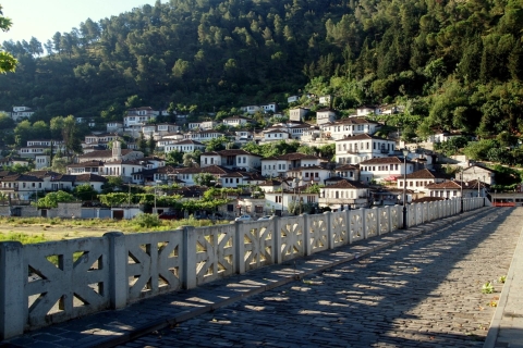 Berat:Recorrido a pie por la ciudad "Ventanas Uno a Uno",Berat
