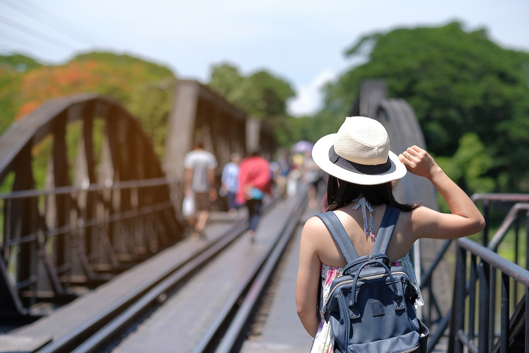 Bangkok: Kanchanaburi, río Kwai y recorrido en tren por la muerteTour privado en ingles