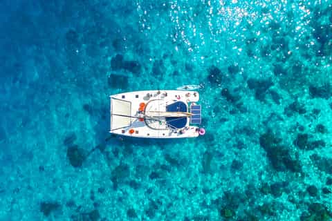 Phuket: Halbtägige Katamaran-Tour nach Coral Island mit Sonnenuntergang