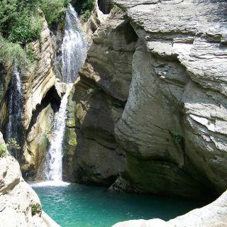Da Berat: gita di un giorno alle cascate di Bogovë e ai canyon di Osum