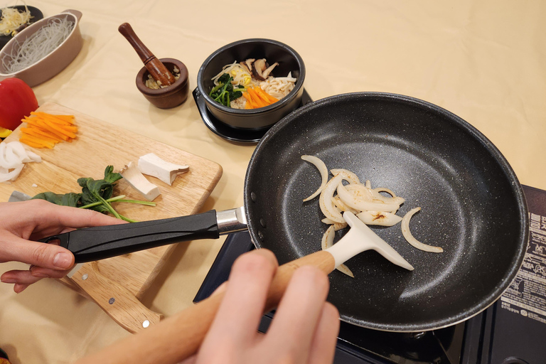 Seoul: 6-Dish Korean Cooking Class & Hidden Alley Tour