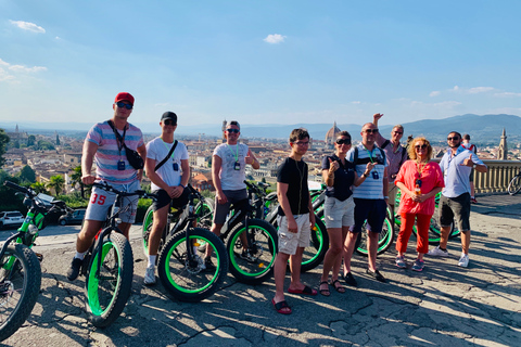 Florença: Passeio de E-Bike com a Praça MichelangeloPasseio semiprivado de bicicleta elétrica