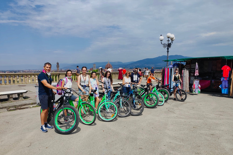 Florença: Passeio de E-Bike com a Praça MichelangeloPasseio de bicicleta elétrica: inglês