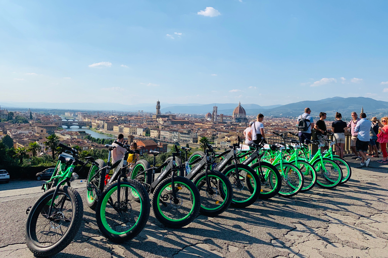 Florence : visite en petit groupe en vélo électrique avec la place MichelangeloFlorence en vélo électrique