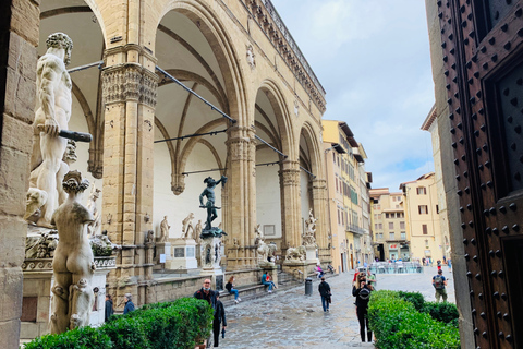 Florence : visite en petit groupe en vélo électrique avec la place MichelangeloFlorence en vélo électrique