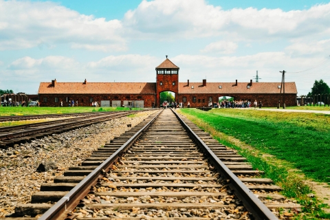 Sáltate la cola: Visita a Auschwitz-Birkenau con transbordoExcursión Premium en inglés con recogida en el hotel desde Cracovia