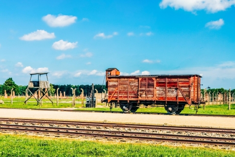 Omiń kolejkę: Auschwitz-Birkenau Tour z transortacjąTylko prywatny transport bez przewodnika i biletów
