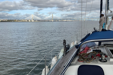 Lisbon: Private Sailing Experience on the Tagus River