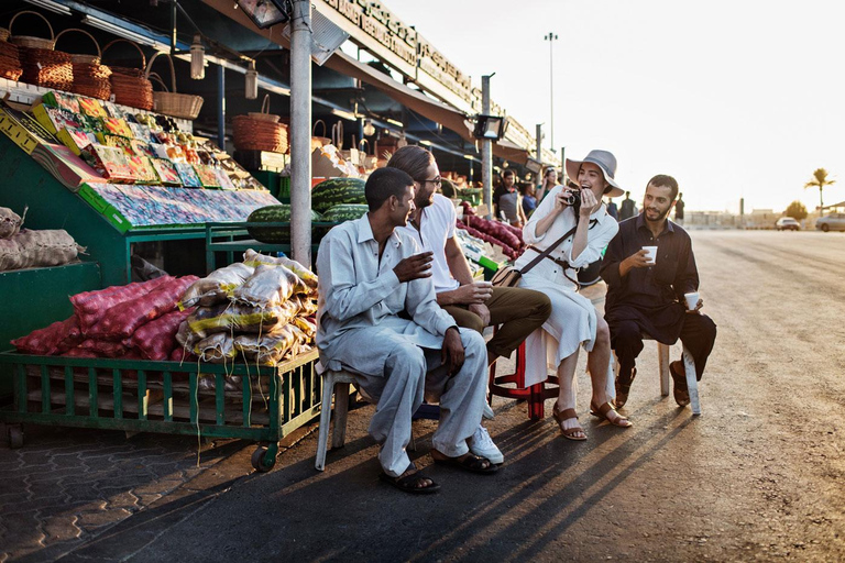 جولة ثقافية ميسورة التكلفة في أبو ظبي لمدة يوم واحدجولة ليوم واحد في أبو ظبي الثقافية مع مرشد سياحي