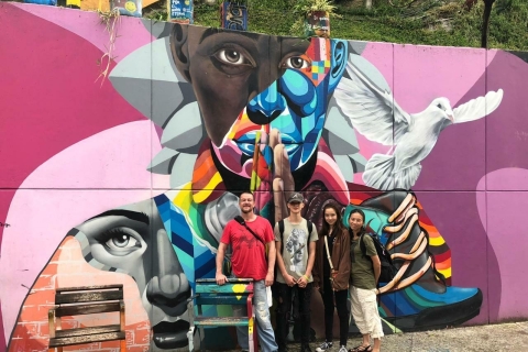Visite privée du quartier Comuna 13 et de l'art de rue(Copie de) Morning Comuna 13 Neighborhood & Street Art Private Tour (Visite privée du quartier de la Comuna 13 et du Street Art)