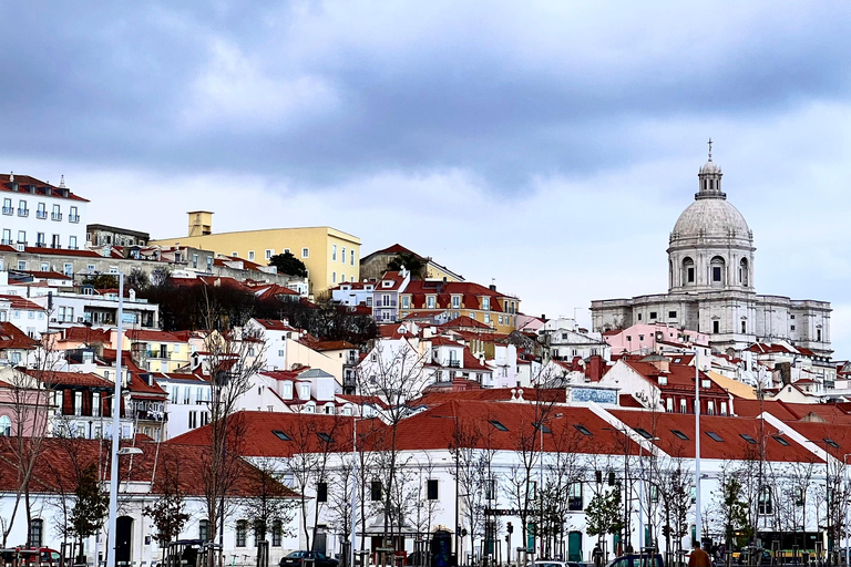 Découvrez l'histoire de Lisbonne à bord d'un tuk-tuk.Visite historique de Lisbonne en tuk-tuk électrique