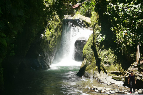 DE QUITO - Forêt nuageuse de Mindo et Calacali Le milieu du monde